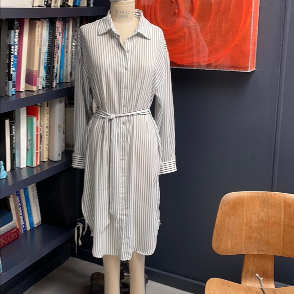 Forever 21 contemporary black/white midi dress